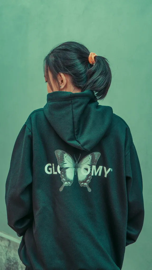 unsplash_ggcJKGpx3pI_hoodie.webp